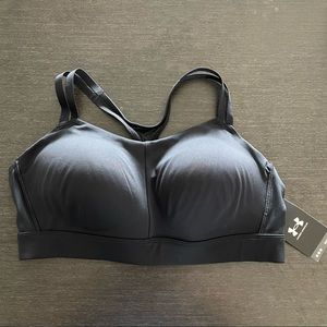 Women’s Fitted Under Armour Black Sports Bra XL